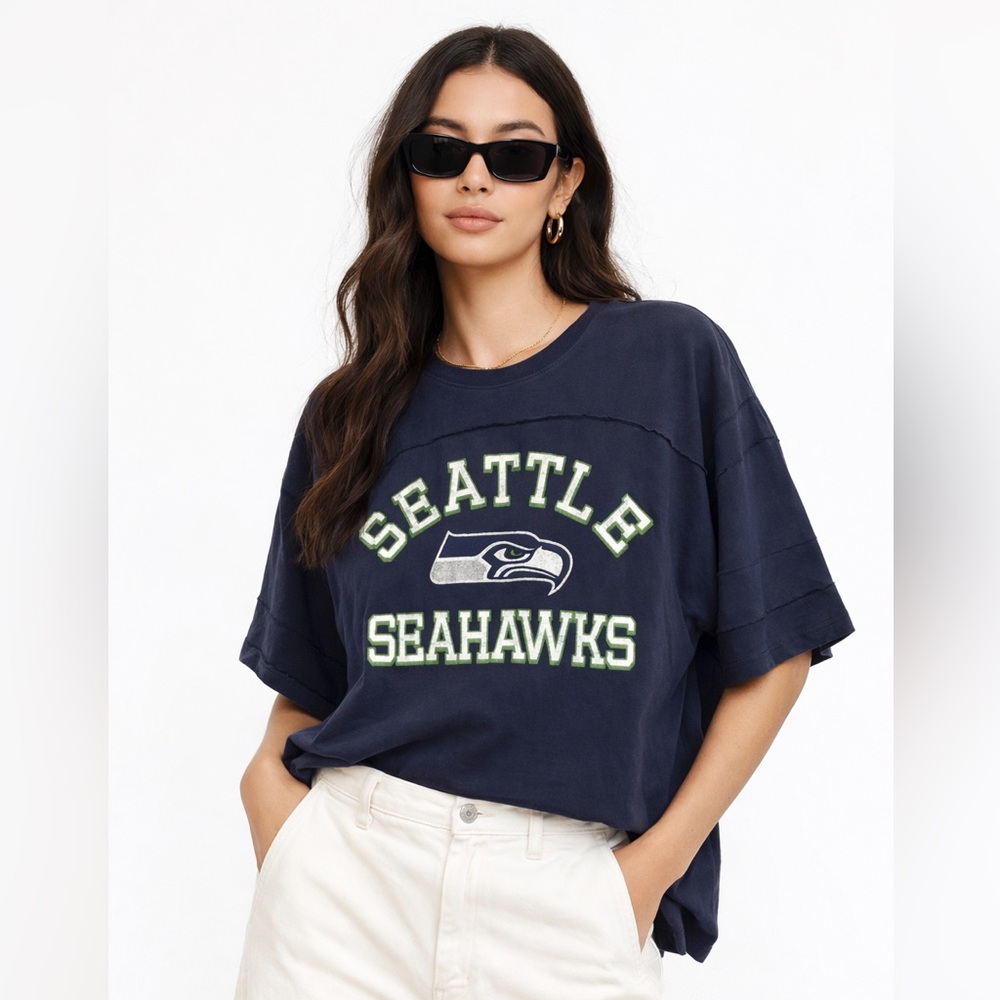 Seattle Seahawks Relaxed‎ Cropped T-Shirt Navy Blue And Green Size Large